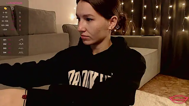 Bellla Haddid online show from 05/13/26, 02:09