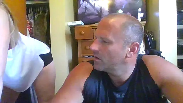 raybo715 online show from 06/03/26, 04:23