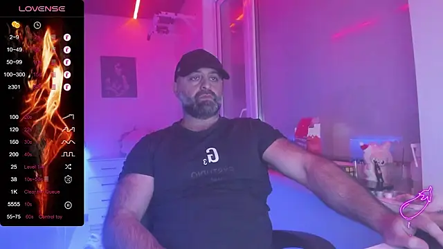 Snapshot of MAGABEAR077 chatting on 01/16/26, 07:07 MAGABEAR077 online show from 01/16/26, 07:07