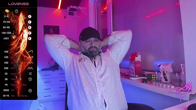 Snapshot of MAGABEAR077 chatting on 01/17/26, 07:39 MAGABEAR077 online show from 01/17/26, 07:39