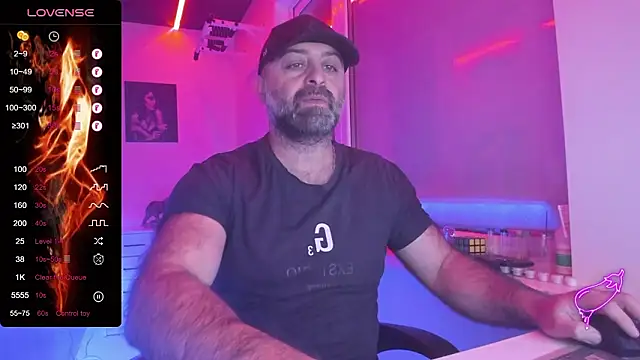 Snapshot of MAGABEAR077 chatting on 02/03/26, 10:42 MAGABEAR077 online show from 02/03/26, 10:42