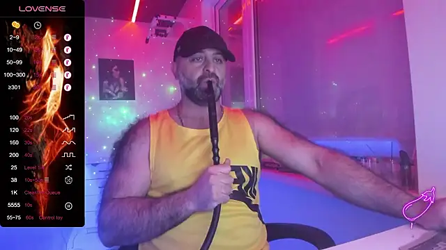 Snapshot of MAGABEAR077 chatting on 02/06/26, 03:37 MAGABEAR077 online show from 02/06/26, 03:37