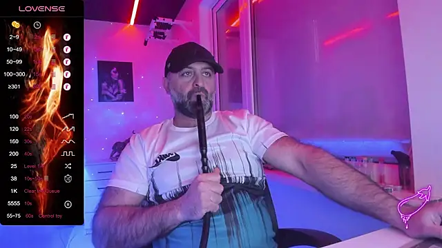 Snapshot of MAGABEAR077 chatting on 02/10/26, 08:18 MAGABEAR077 online show from 02/10/26, 08:18