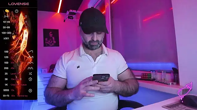 Snapshot of MAGABEAR077 chatting on 02/12/26, 10:10 MAGABEAR077 online show from 02/12/26, 10:10