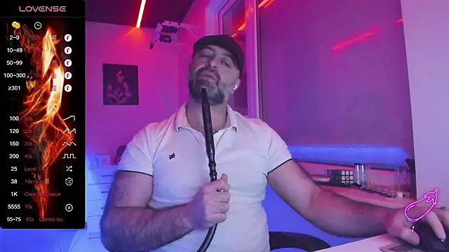 Snapshot of MAGABEAR077 chatting on 02/18/26, 03:57 MAGABEAR077 online show from 02/18/26, 03:57