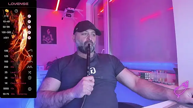 Snapshot of MAGABEAR077 chatting on 02/21/26, 07:37 MAGABEAR077 online show from 02/21/26, 07:37