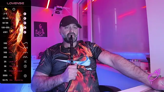 Snapshot of MAGABEAR077 chatting on 02/22/26, 07:40 MAGABEAR077 online show from 02/22/26, 07:40