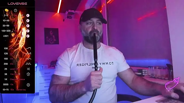 Snapshot of MAGABEAR077 chatting on 02/23/26, 06:38 MAGABEAR077 online show from 02/23/26, 06:38