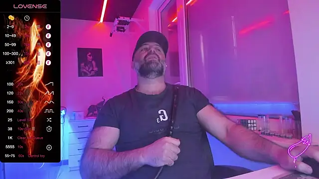 Snapshot of MAGABEAR077 chatting on 02/24/26, 10:35 MAGABEAR077 online show from 02/24/26, 10:35