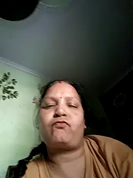 Snapshot of Kavya_kapoor chatting on 03/11/25, 05:57 Kavya kapoor online show from 03/11/25, 05:57