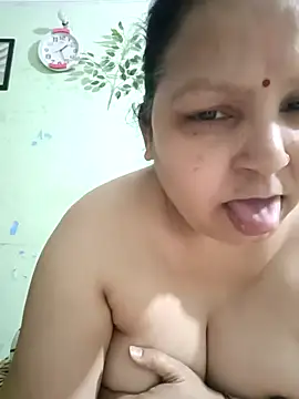 Snapshot of Kavya_kapoor chatting on 03/12/25, 07:57 Kavya kapoor online show from 03/12/25, 07:57