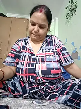 Snapshot of Kavya_kapoor chatting on 10/05/25, 05:33 Kavya kapoor online show from 10/05/25, 05:33