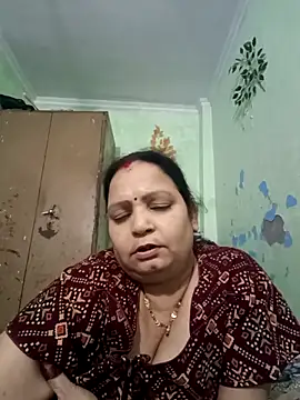 Snapshot of Kavya_kapoor chatting on 10/10/25, 05:23 Kavya kapoor online show from 10/10/25, 05:23