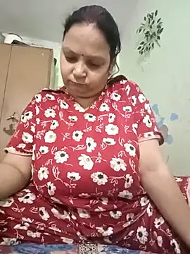 Snapshot of Kavya_kapoor chatting on 10/17/25, 08:17 Kavya kapoor online show from 10/17/25, 08:17