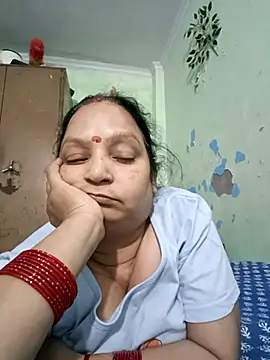 Snapshot of Kavya_kapoor chatting on 10/22/25, 08:36 Kavya kapoor online show from 10/22/25, 08:36