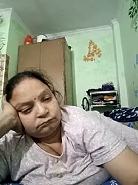 Snapshot of Kavya_kapoor chatting on 10/26/25, 06:47 Kavya kapoor online show from 10/26/25, 06:47