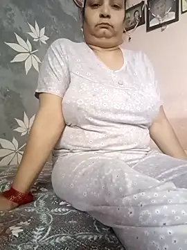 Snapshot of Kavya_kapoor chatting on 11/02/25, 05:32 Kavya kapoor online show from 11/02/25, 05:32