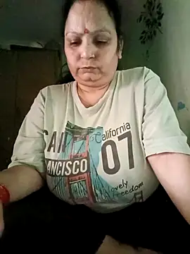 Snapshot of Kavya_kapoor chatting on 11/12/25, 08:15 Kavya kapoor online show from 11/12/25, 08:15