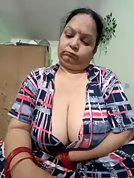 Snapshot of Kavya_kapoor chatting on 11/14/25, 05:44 Kavya kapoor online show from 11/14/25, 05:44