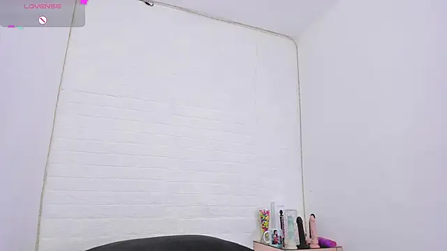 nathally roses online show from 02/20/25, 09:31