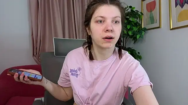 Baby Evalena online show from 05/29/26, 05:27