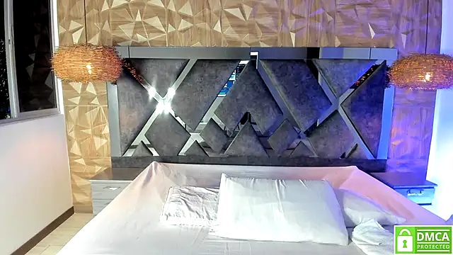 Rose Evans   online show from 11/11/25, 04:23