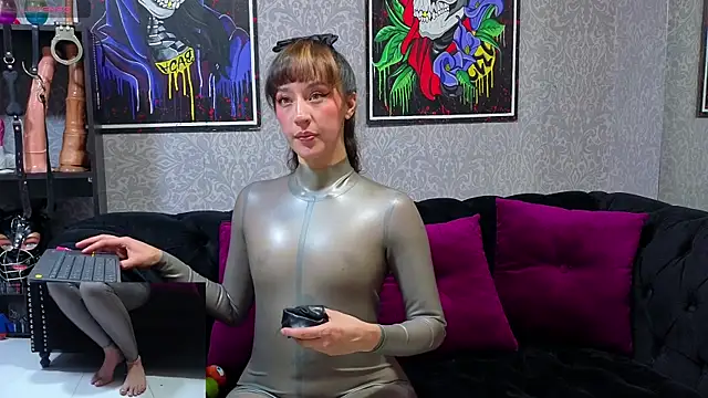 Snapshot of CamiilaMarti chatting on 09/12/25, 05:02 CamiilaMarti online show from 09/12/25, 05:02