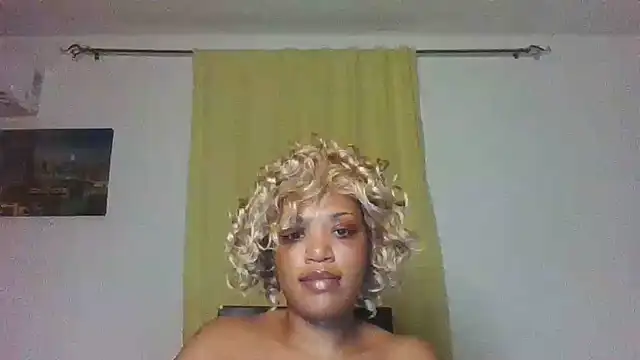 Snapshot of thekelliecapri chatting on 07/11/26, 06:27 thekelliecapri online show from 07/11/26, 06:27