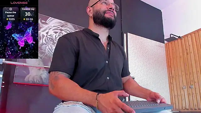 Luke  09 online show from 11/02/25, 11:23