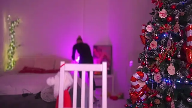 Heidi11 online show from 12/24/24, 10:06