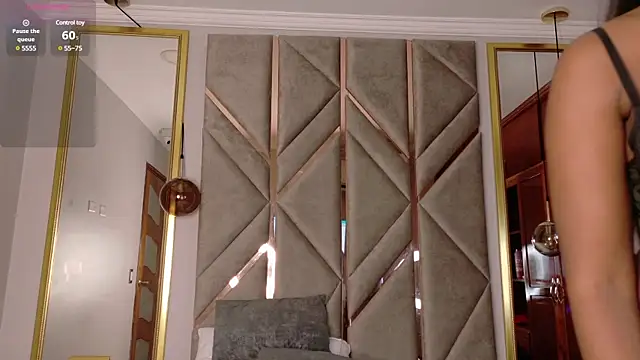 Lola King online show from 02/15/25, 04:25