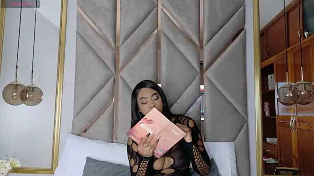 Lola King online show from 10/02/25, 07:21