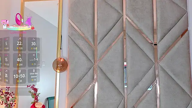 Lola King online show from 12/15/25, 01:21