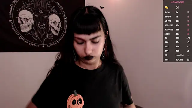 Little-Lucifer online show from 10/31/25, 01:50