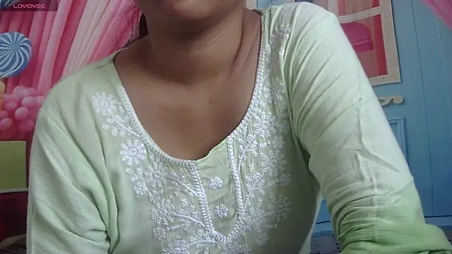 Snapshot of Preeti-Sexy chatting on 06/12/26, 07:51 Preeti-Sexy online show from 06/12/26, 07:51