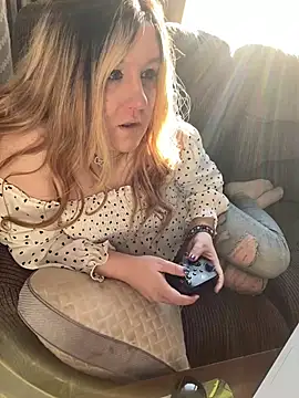 PuckBunny17 online show from 12/13/24, 08:04