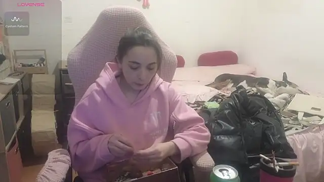 Snapshot of kattleya1407 chatting on 02/28/26, 12:44 kattleya1407 online show from 02/28/26, 12:44