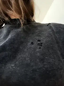 Snapshot of AliceBrayan chatting on 09/15/25, 05:07 AliceBrayan online show from 09/15/25, 05:07