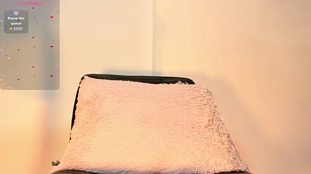 Sofia Burbano online show from 12/19/25, 09:00