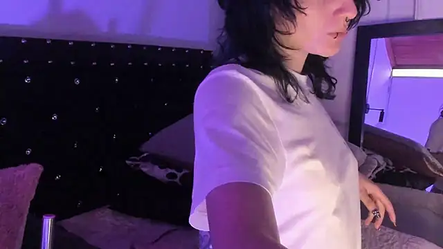 Snapshot of Ghosty_Doll chatting on 11/24/25, 08:19 Ghosty Doll online show from 11/24/25, 08:19