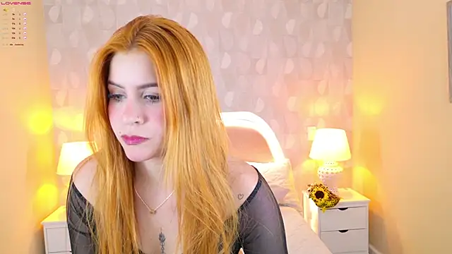 Snapshot of april_rousse chatting on 03/21/25, 10:06 april rousse online show from 03/21/25, 10:06