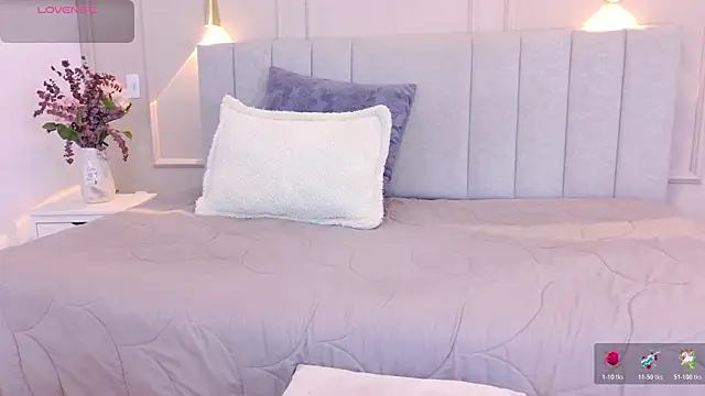 Snapshot of april_rousse chatting on 10/20/25, 01:22 april rousse online show from 10/20/25, 01:22