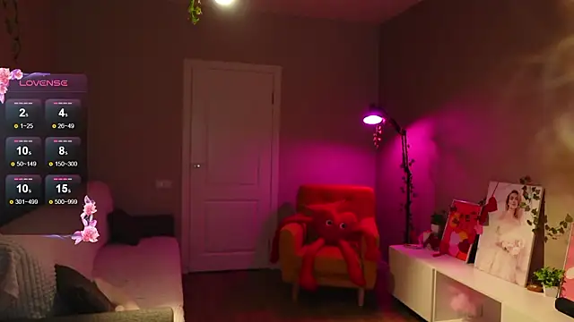 Snapshot of SpiceJessy chatting on 02/17/26, 04:20 SpiceJessy online show from 02/17/26, 04:20