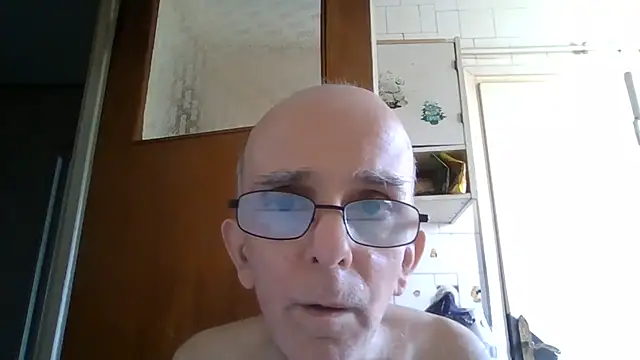 Snapshot of mariusica1@xh chatting on 06/27/26, 03:17 mariusica1xh online show from 06/27/26, 03:17
