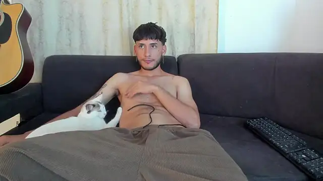 Henrikk senn online show from 09/14/25, 05:17