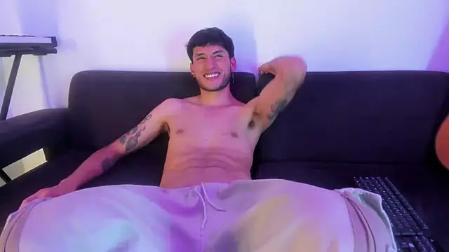 Henrikk senn online show from 12/18/25, 06:19