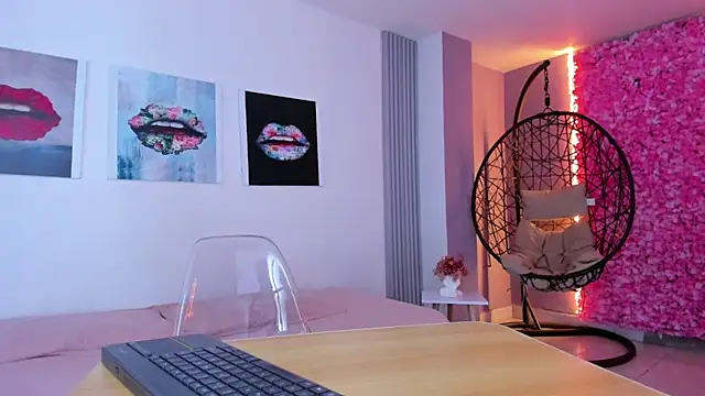 Angela donnato online show from 09/20/25, 03:29