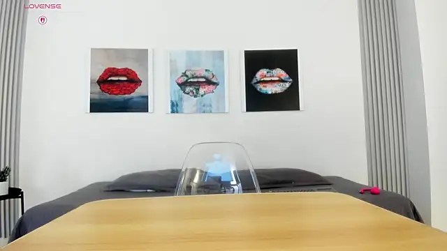 Angela donnato online show from 03/19/26, 03:43