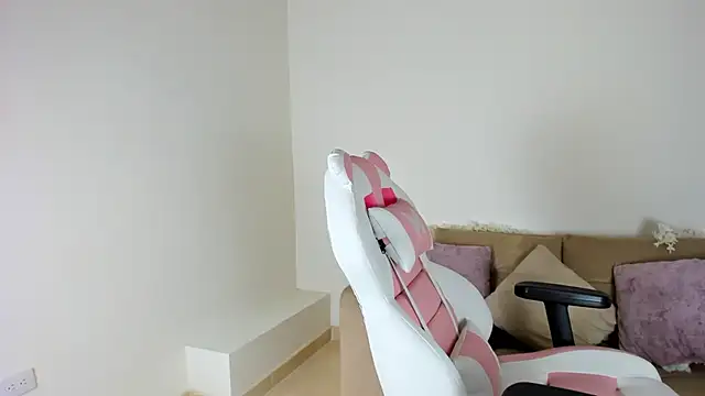 Snapshot of Charlotte_cowell_sub1_ chatting on 01/21/25, 11:34 Charlotte cowell sub1 online show from 01/21/25, 11:34