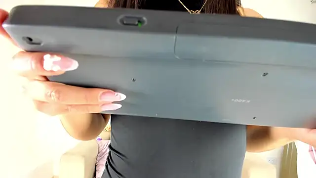 Snapshot of Charlotte_cowell_sub1_ chatting on 01/24/25, 11:02 Charlotte cowell sub1 online show from 01/24/25, 11:02